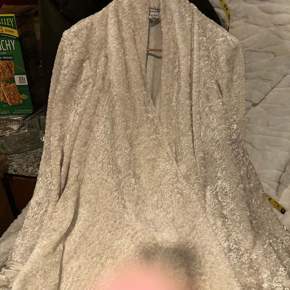 Connected Woman Silver Plush Crushed Velvet Open Front Swing